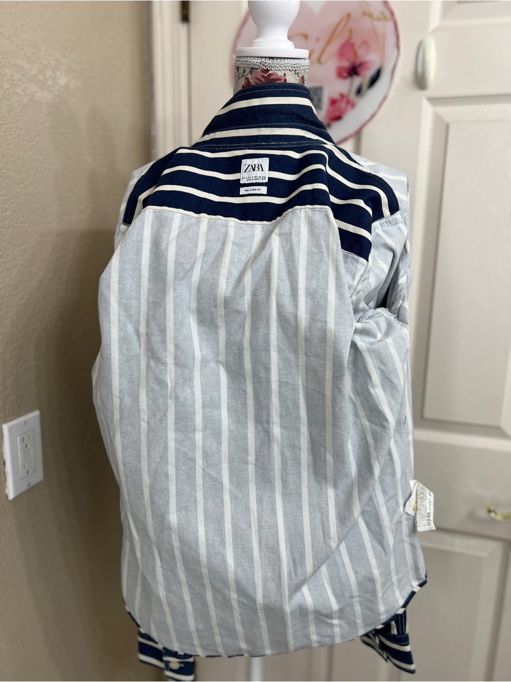NWOT Zara Navy and White Vertical Stripe Men’s Button-Up Shirt 100% cotton - Picture 6 of 10